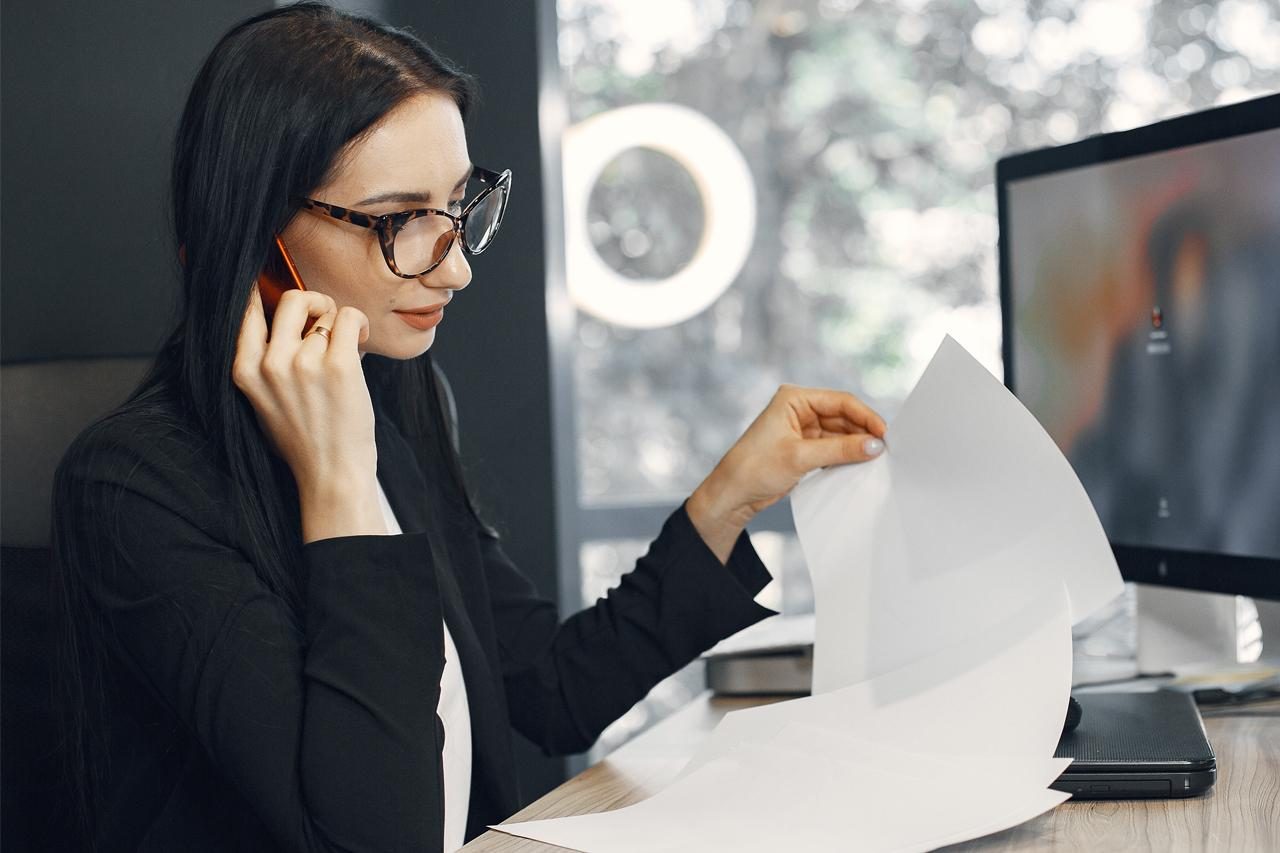 woman-sitting